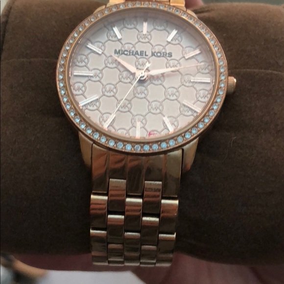 Michael Kors Rose gold watch main image 3